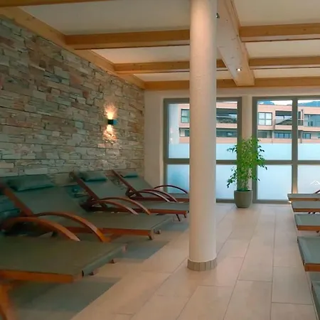 Lakeside Luxury Apartament