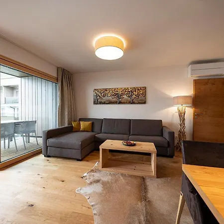 Lakeside Luxury Apartament *